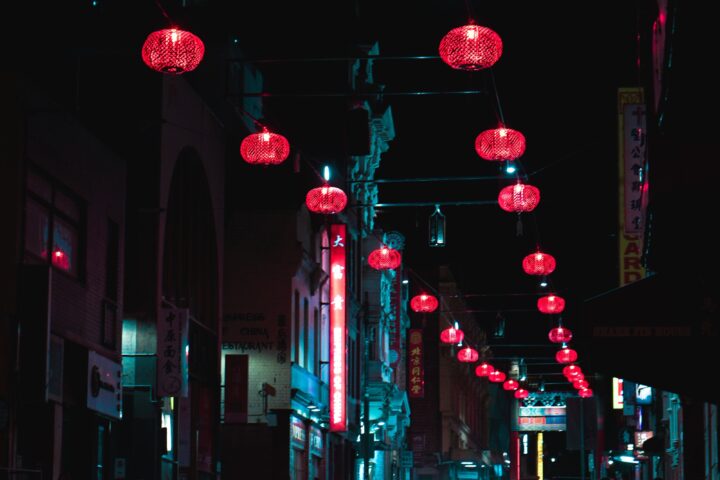 Many Chinese migrants move to Victoria where there is a large Chinese expat community